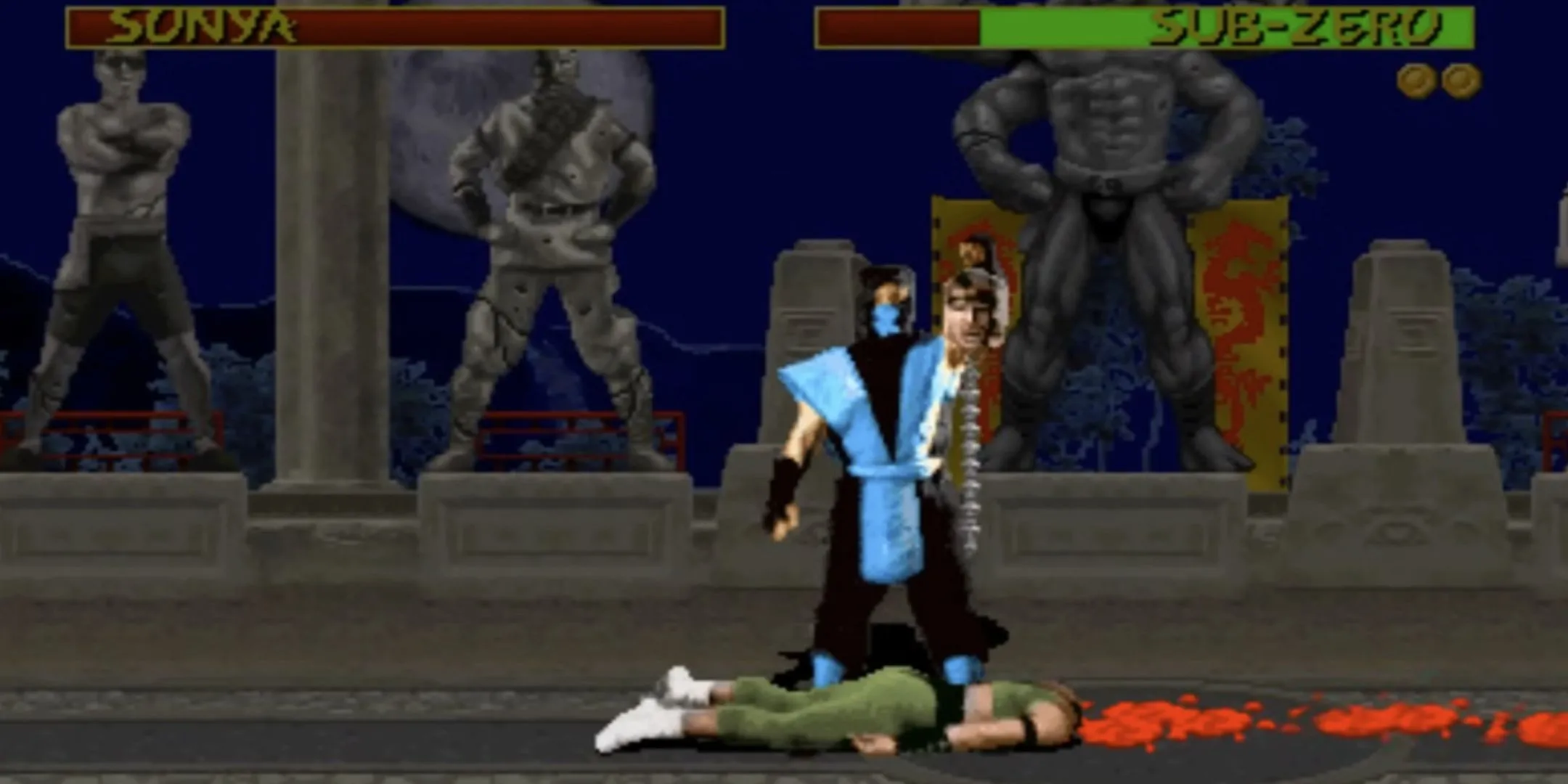 Sub Zero thực hiện đòn kết liễu Fatality trong Mortal Kombat