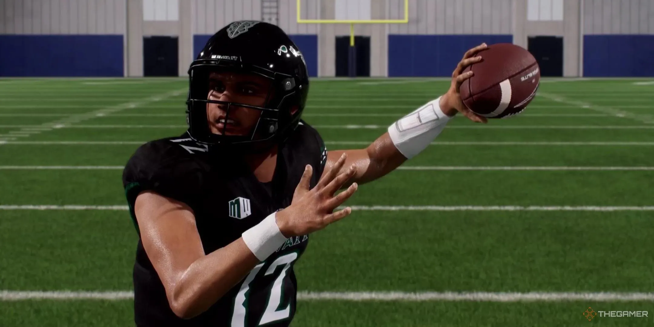 Tiền vệ (Quarterback) ném bóng trong College Football 26