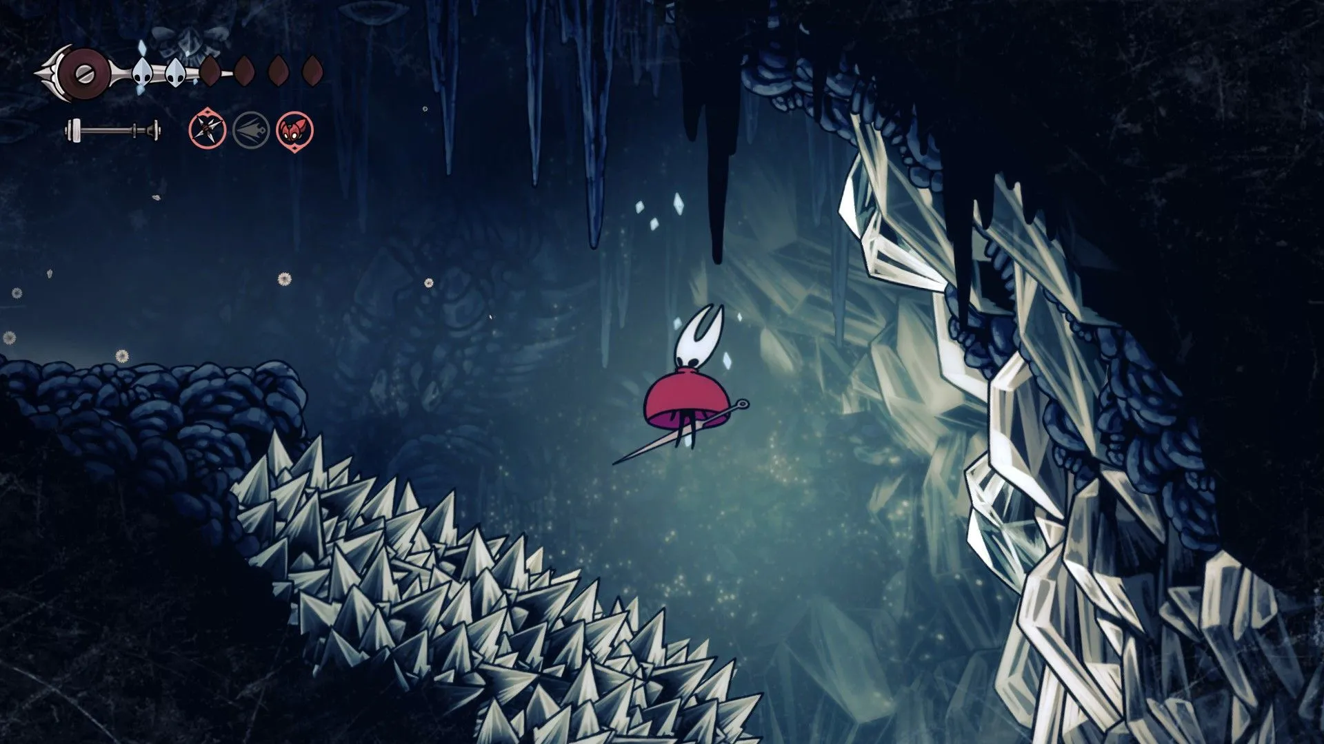 Hornet trong Hollow Knight Silksong rơi qua những hàng gai nhọn trên đỉnh Fay Mountain