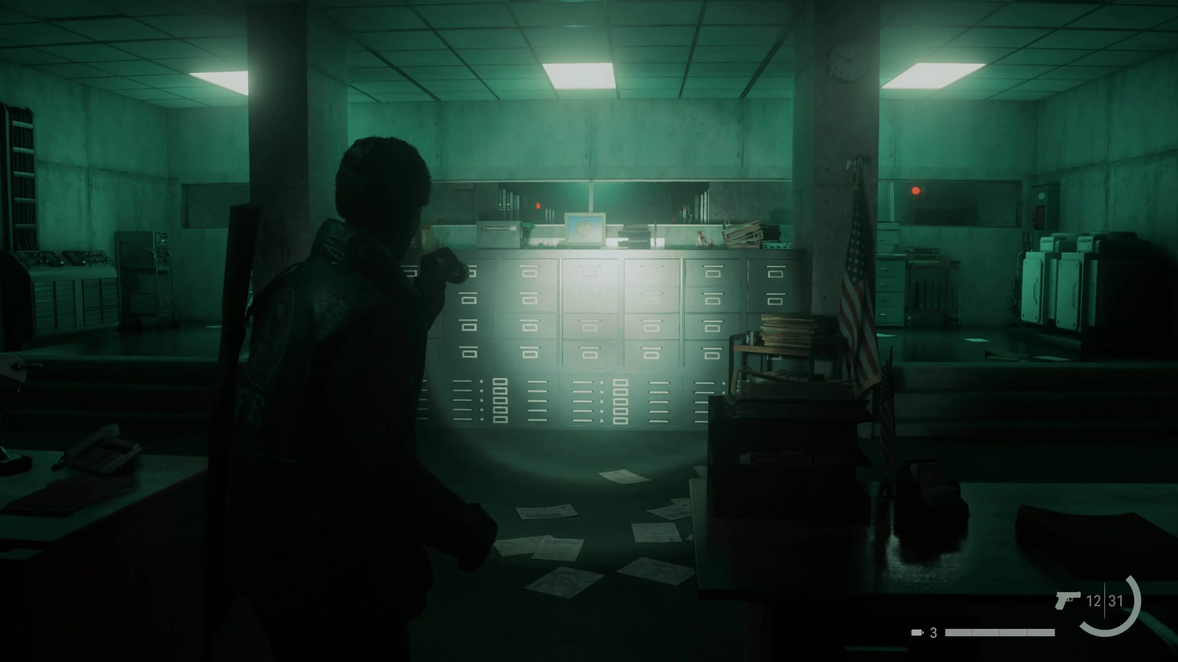 Một trung tâm điều khiển với máy tính bị khóa, gợi lên không khí bí ẩn trong game Control