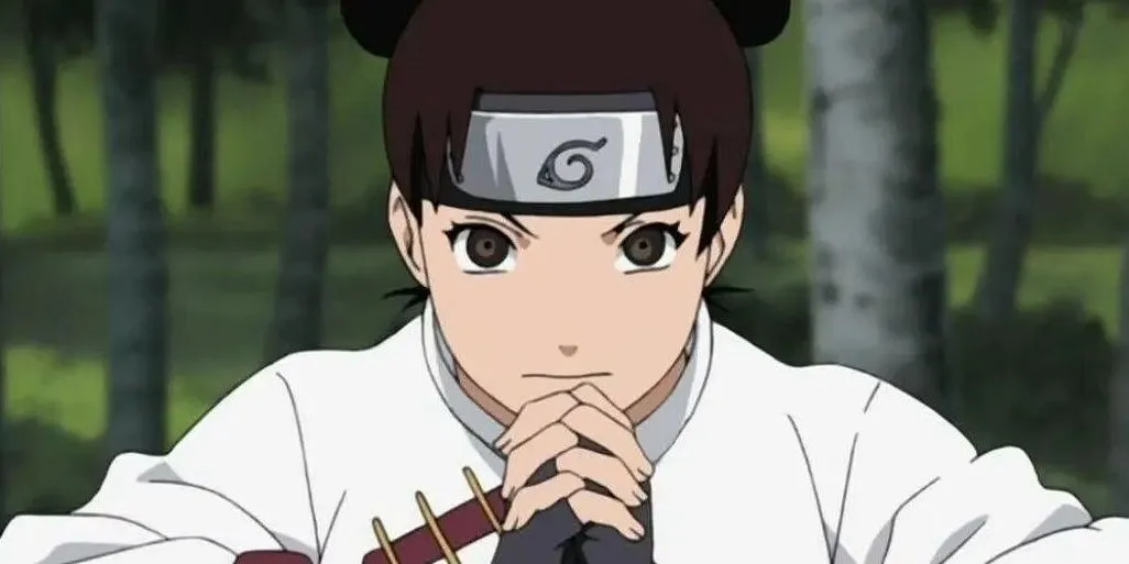 TenTen trong bộ trang phục ninja truyền thống, chuyên gia vũ khí của Làng Lá